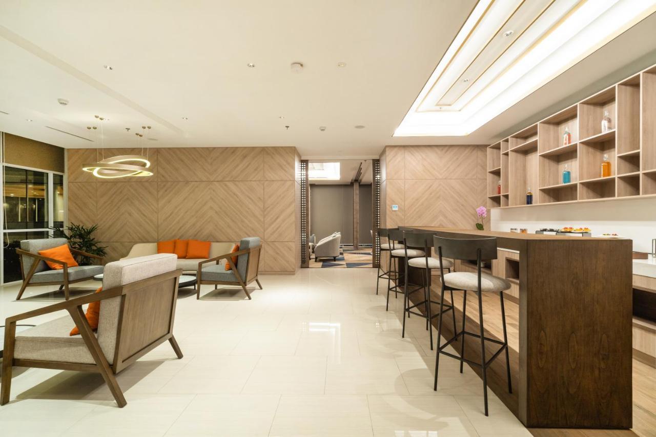Harris Suites Puri Mansion Jakarta Exterior photo