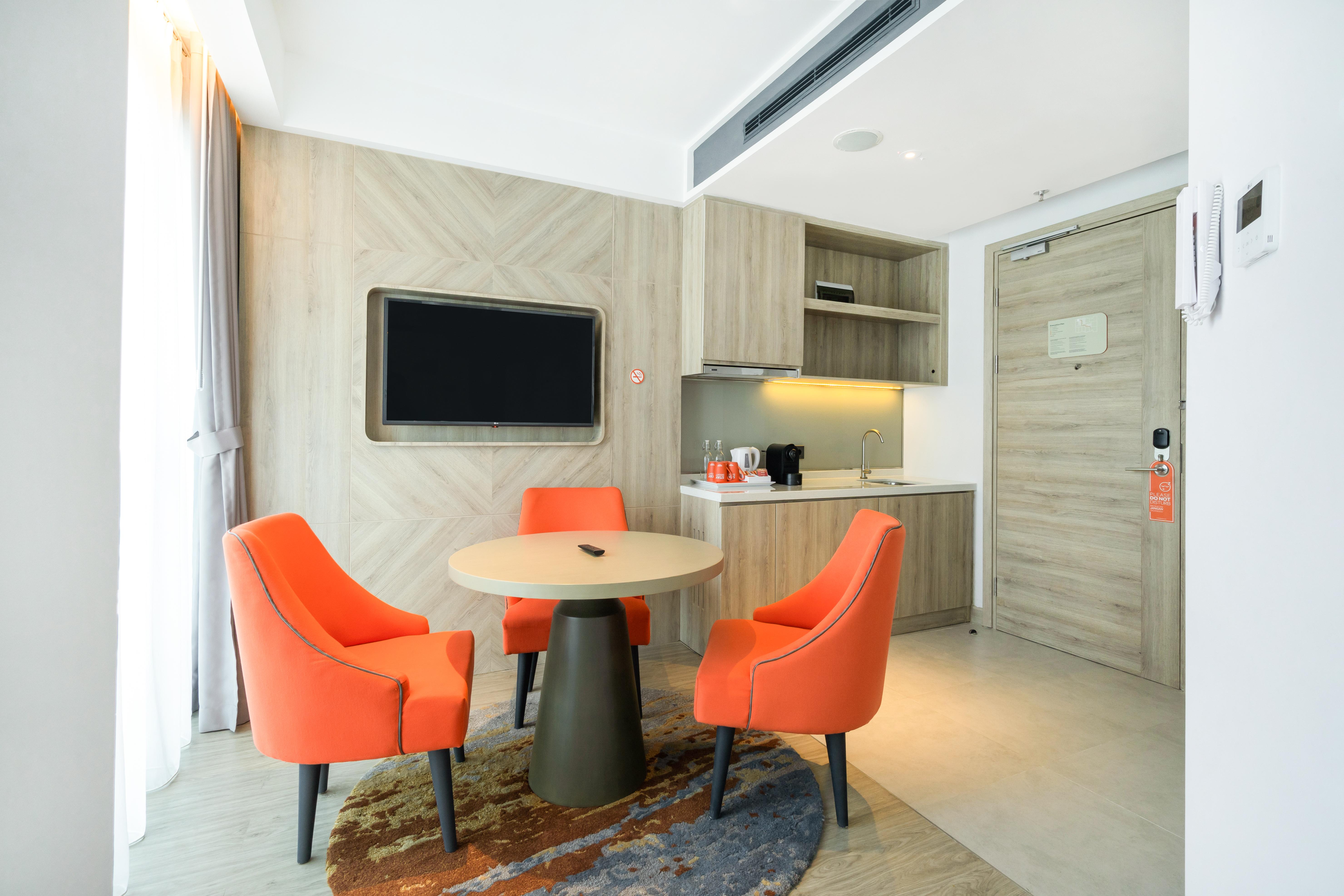Harris Suites Puri Mansion Jakarta Exterior photo