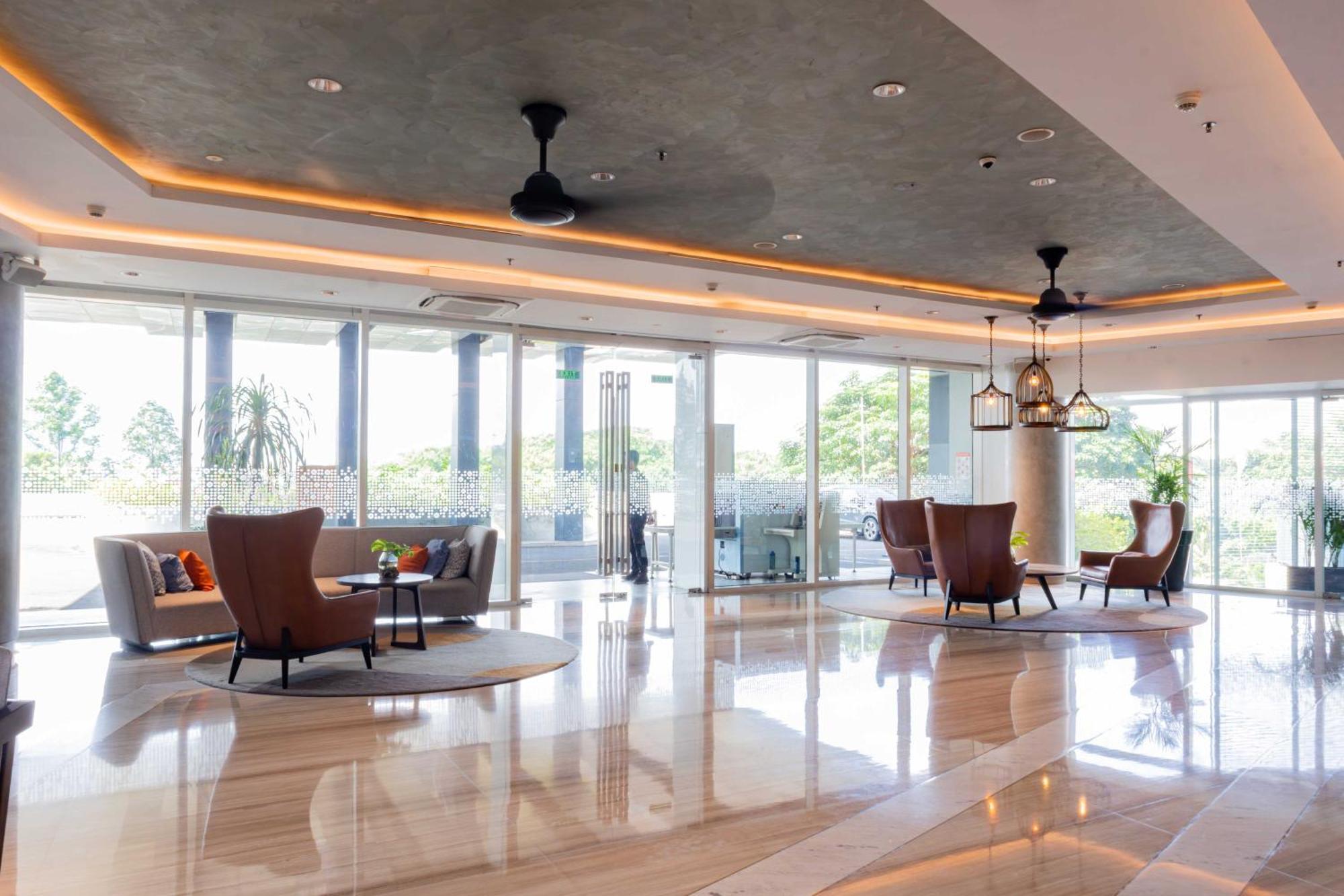 Harris Suites Puri Mansion Jakarta Exterior photo
