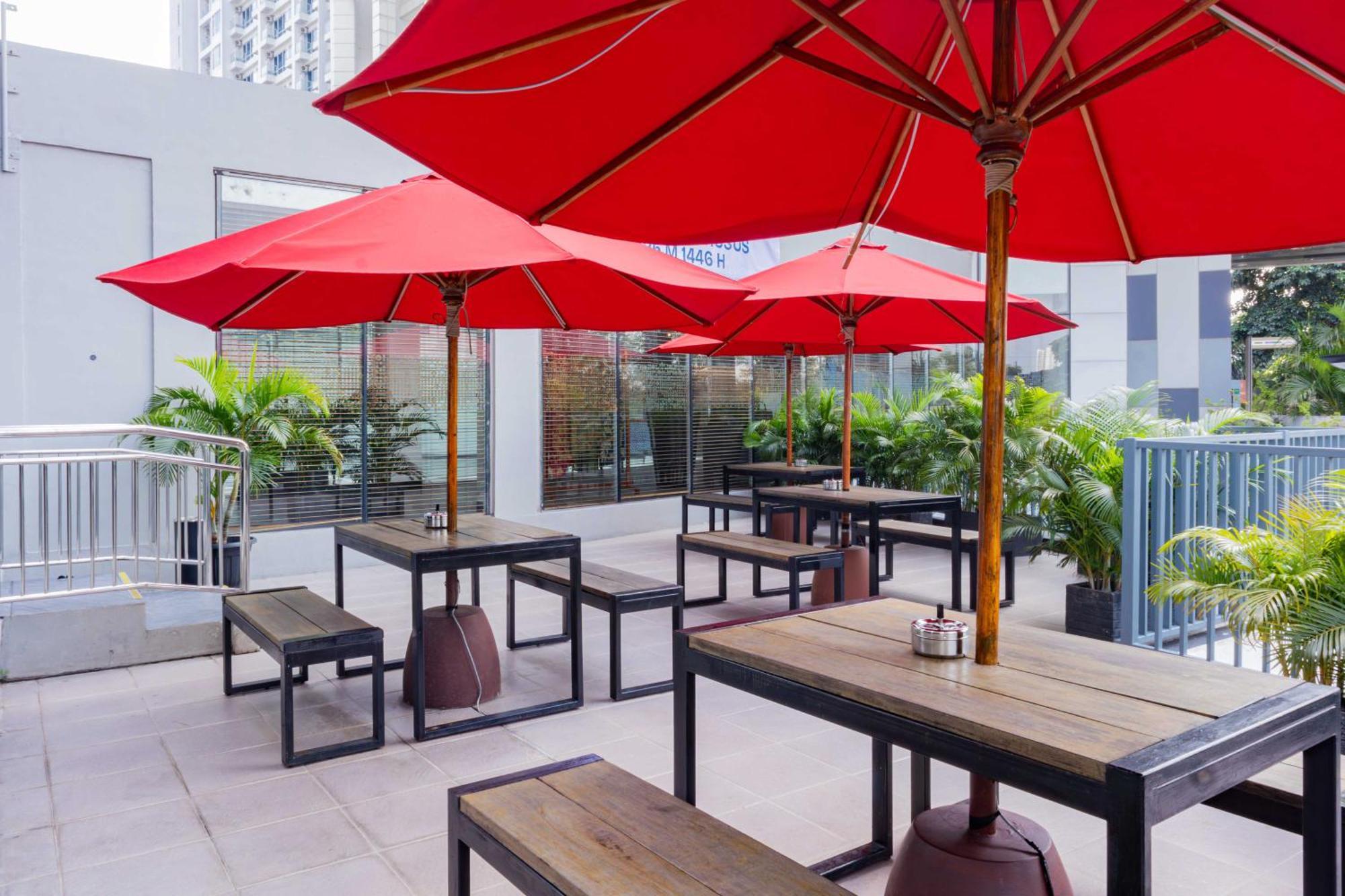 Harris Suites Puri Mansion Jakarta Exterior photo