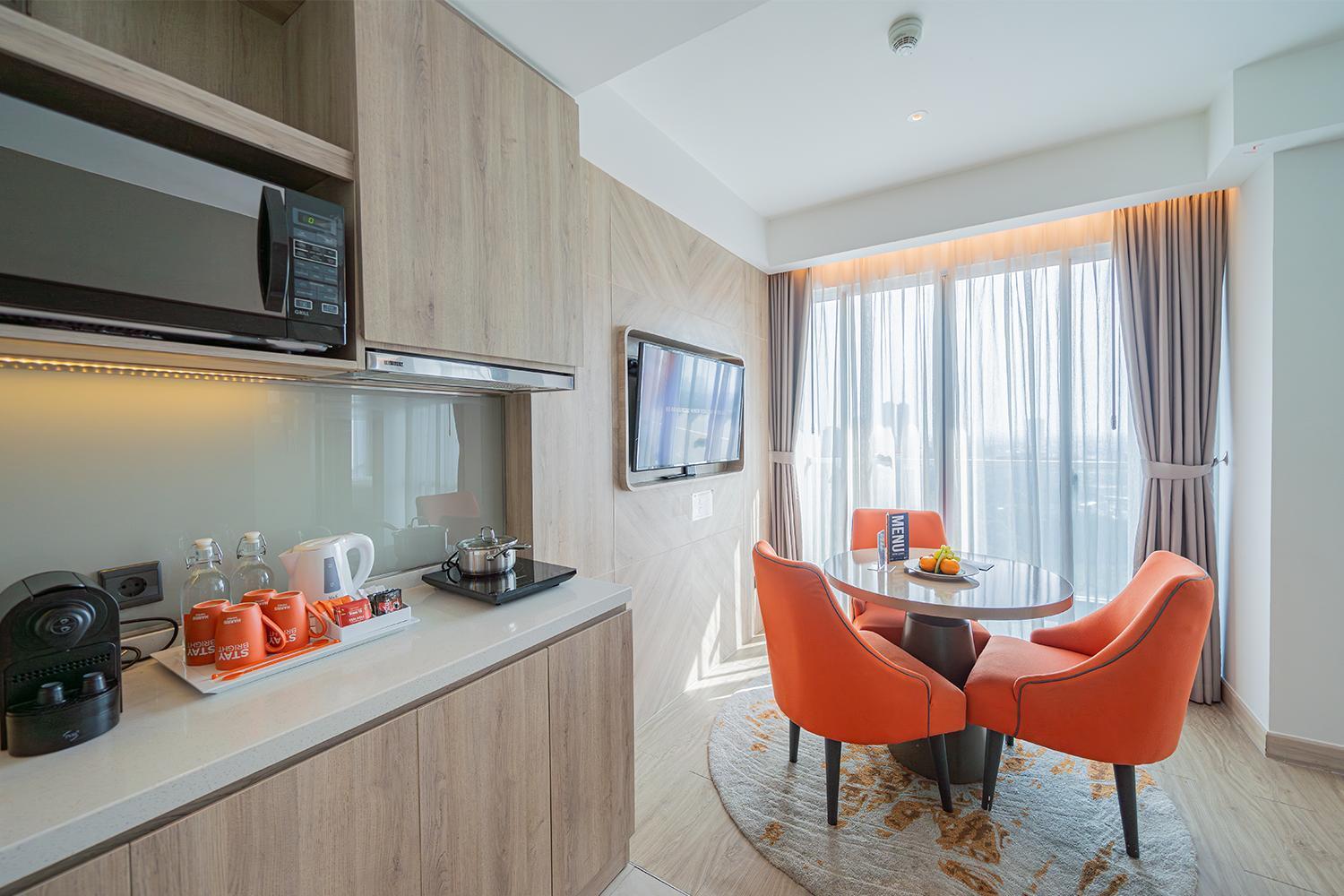 Harris Suites Puri Mansion Jakarta Exterior photo